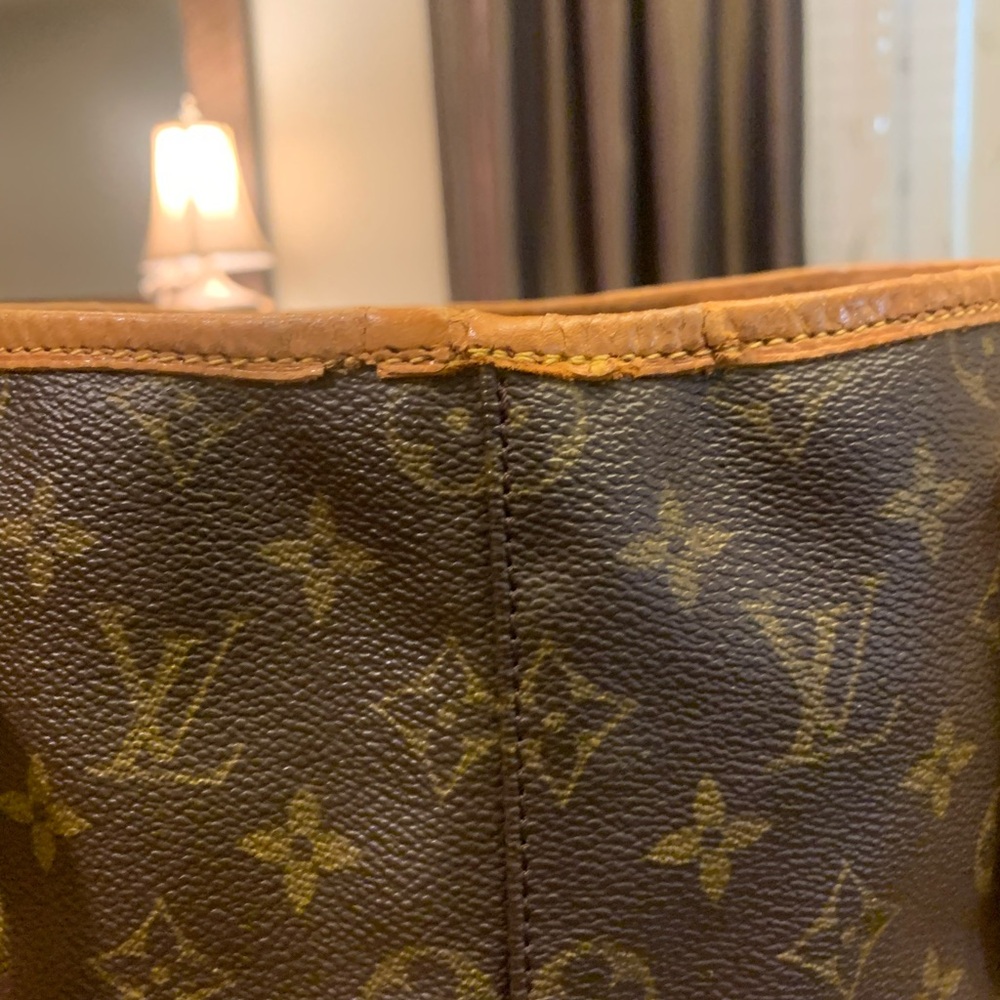 Louis Vuitton authentic monogram, GM bucket bag - Picture 11 of 16